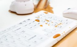 GETT - Wassergesch&uuml;tzte Silikontastatur im Voll-Layout